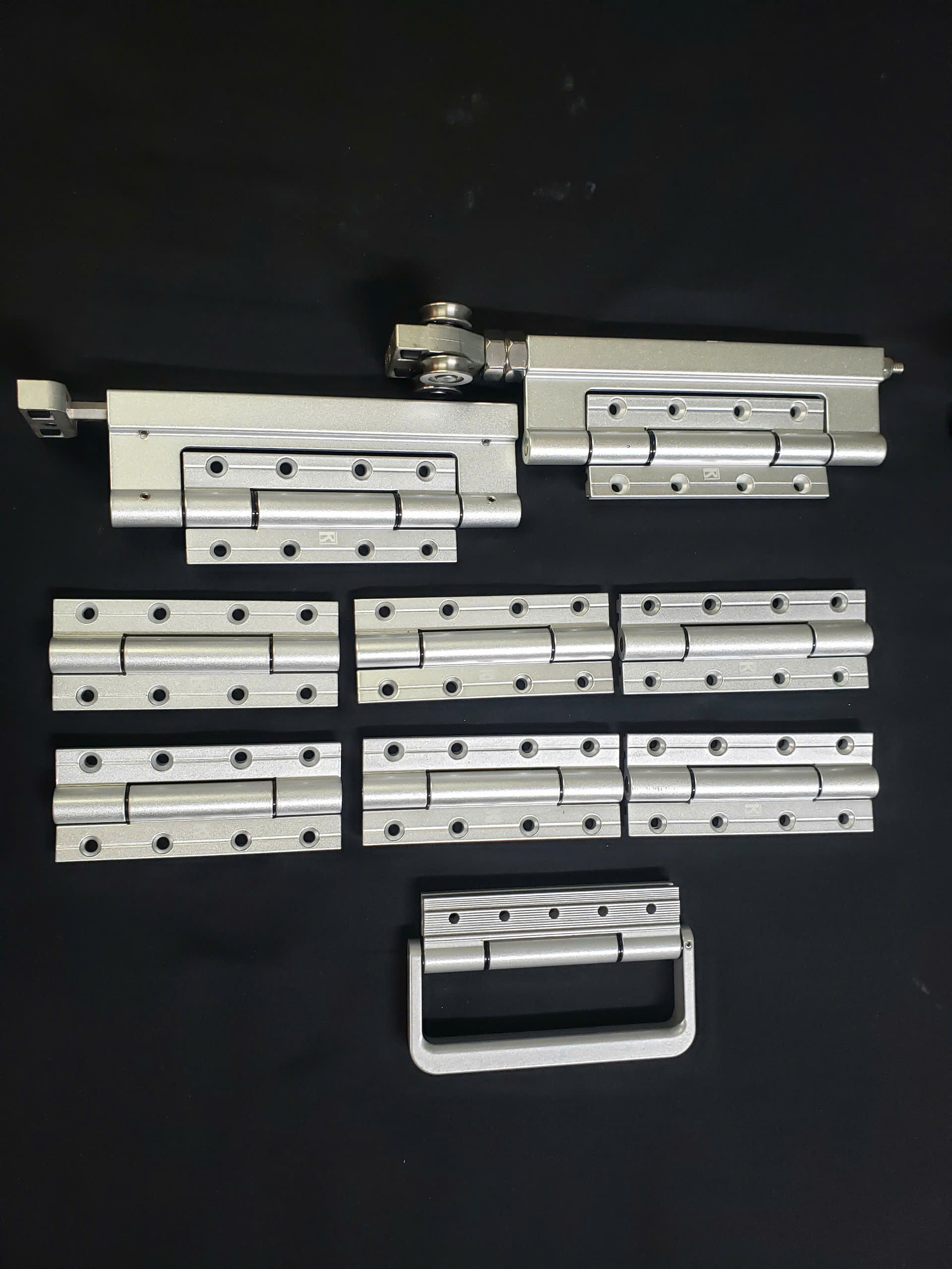 Bộ phụ kiện cửa xếp trượt hệ 75