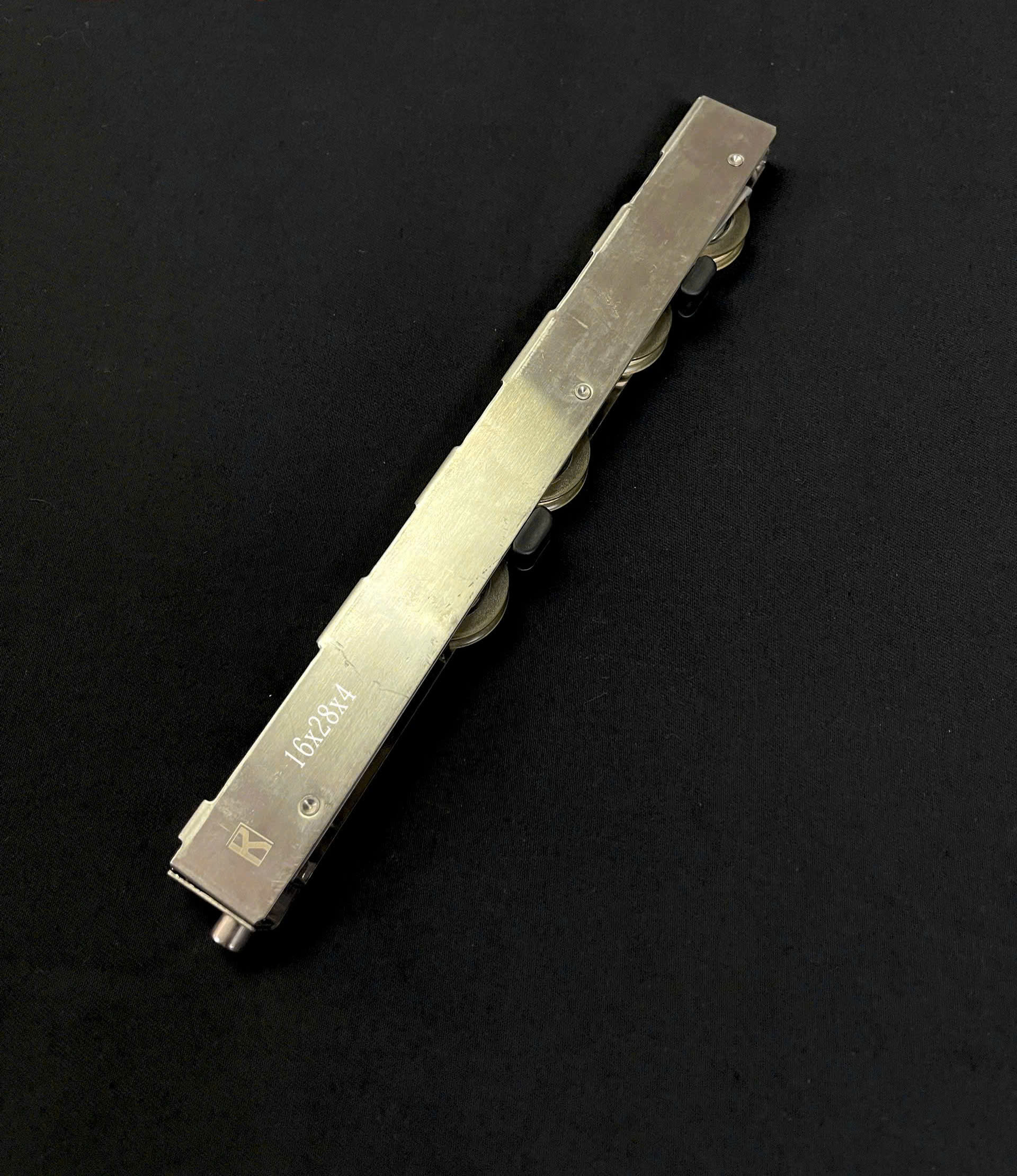 Bánh xe 4 bánh Châu Âu 16x28x4