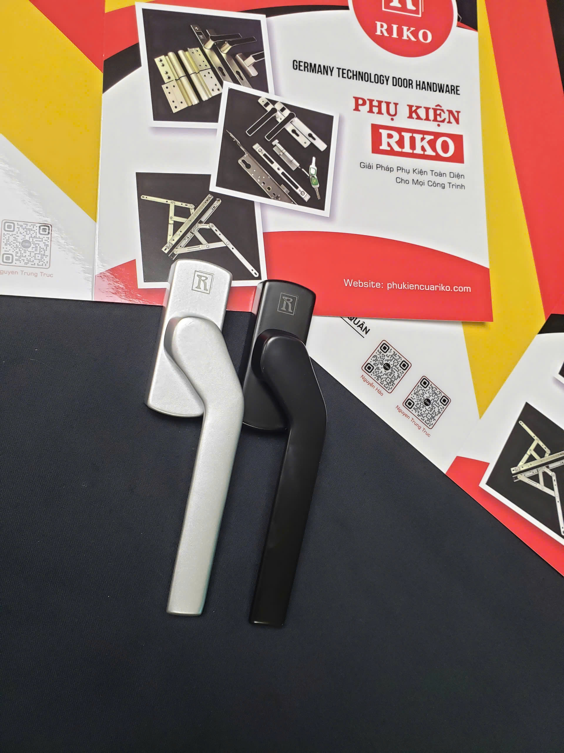 Tay đa điểm thấp BH-063 Bạc-Vàng-Champange